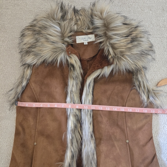 TASHA POLIZZI Brown Suede Vest with Faux Fur Collar Size Med. - Picture 5 of 6